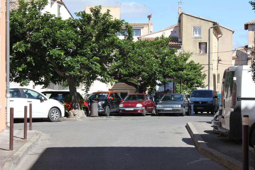 Studio De Charme Avec Sa Terrasse En Plein Coeur De Ville LʼIsle-sur-la-Sorgue المظهر الخارجي الصورة