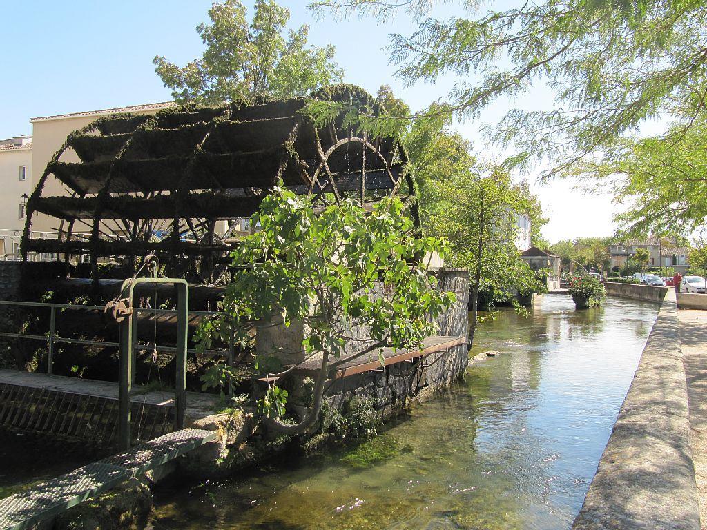 Studio De Charme Avec Sa Terrasse En Plein Coeur De Ville LʼIsle-sur-la-Sorgue المظهر الخارجي الصورة