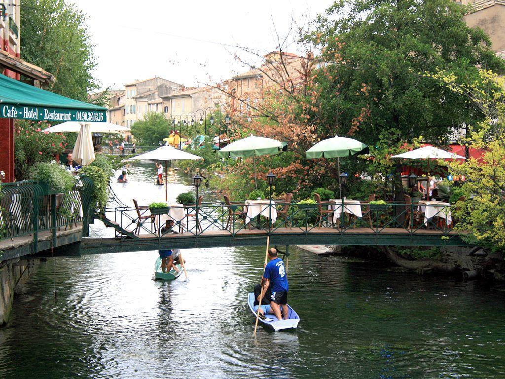 Studio De Charme Avec Sa Terrasse En Plein Coeur De Ville LʼIsle-sur-la-Sorgue المظهر الخارجي الصورة